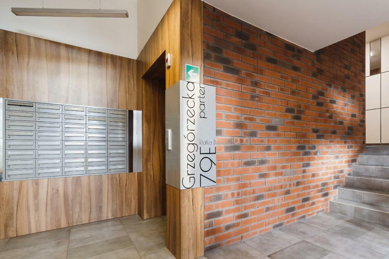Apartments Claro II By Noclegi Renters Krakow Bagian luar foto